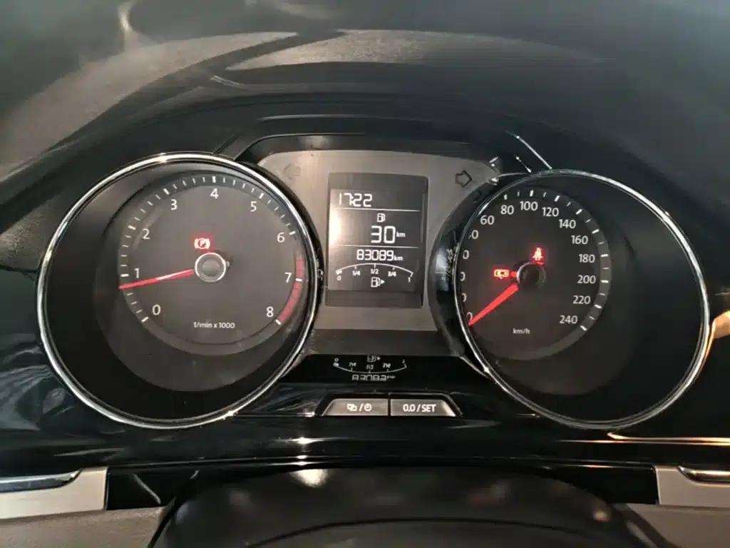2014 Volkswagen Bora 1.6L Manual Comfort Model — миниатюра 12
