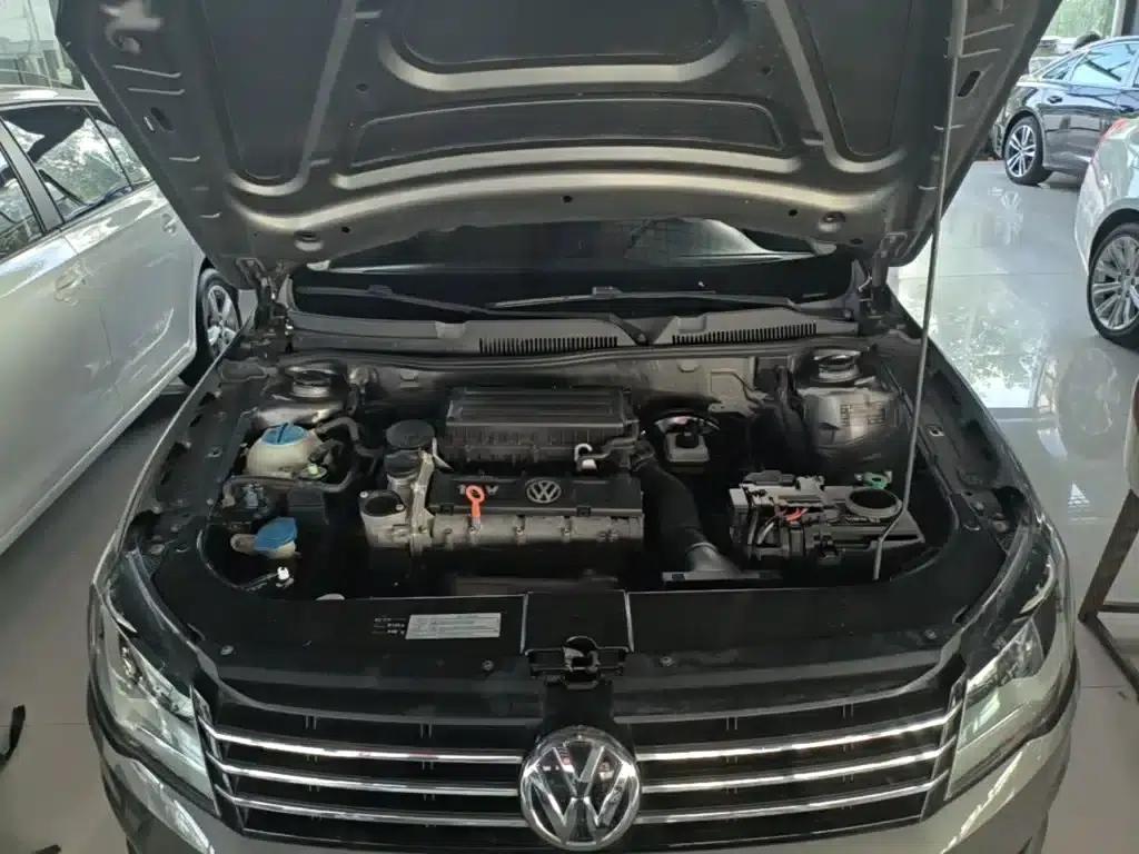 2014 Volkswagen Bora 1.6L Manual Comfort Model — миниатюра 20