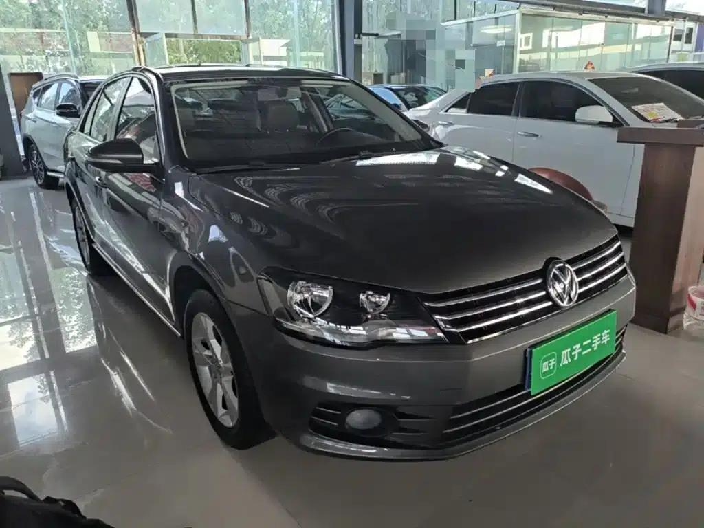 2014 Volkswagen Bora 1.6L Manual Comfort Model — миниатюра 4