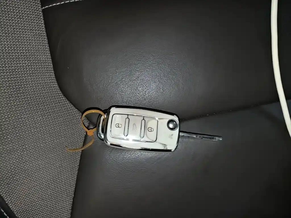 2014 Volkswagen Bora 1.6L Manual Comfort Model — миниатюра 9