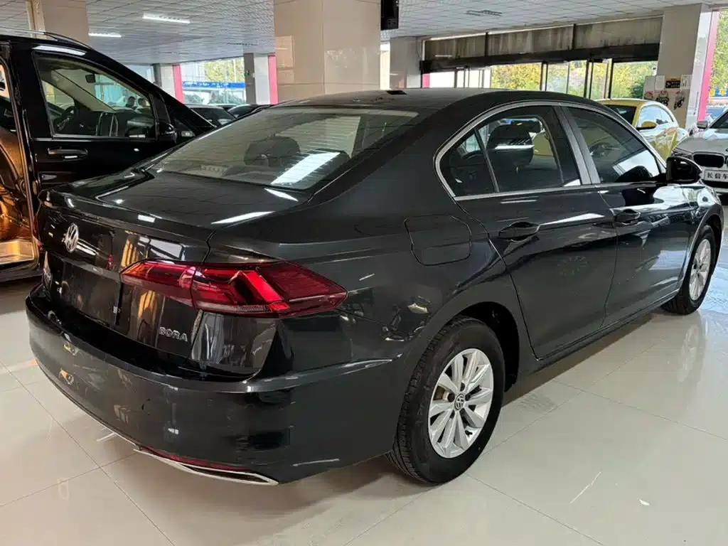 2020 Volkswagen Bora 1.5L Manual Fashion Edition — миниатюра 23
