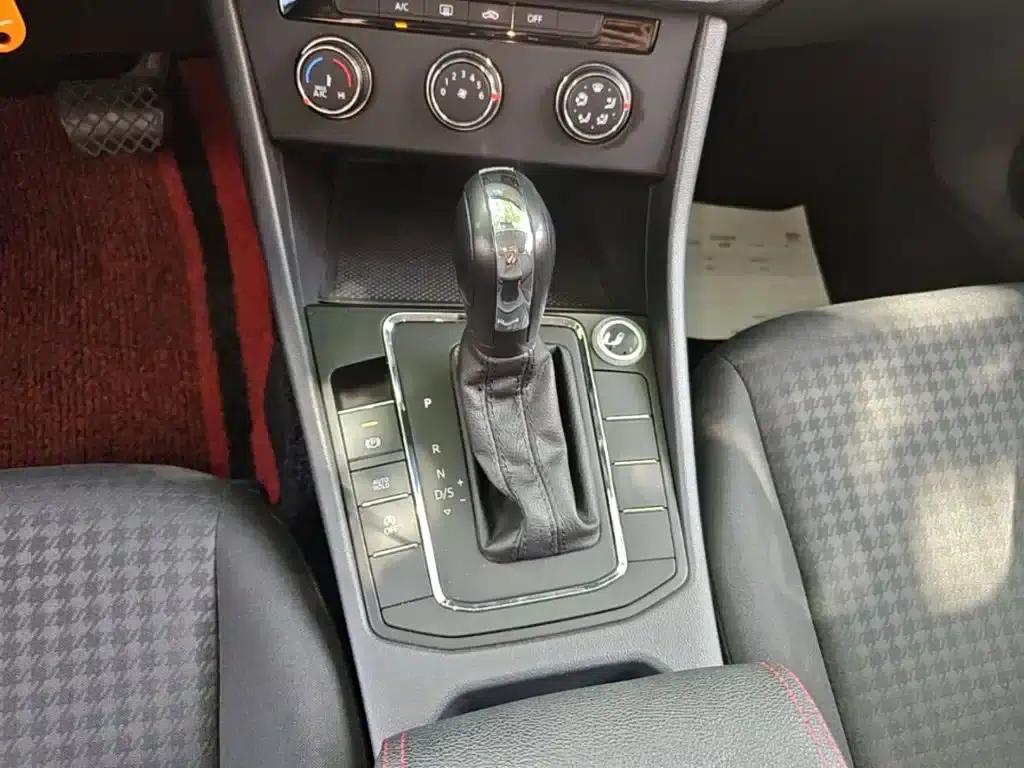 2019 Volkswagen Bora Facelift 1.5L Automatic Fashion Model (China VI Emission Standard) — миниатюра 14