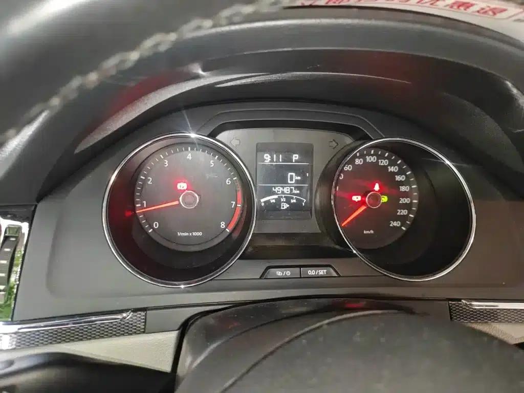 2014 Volkswagen Bora 1.6L Automatic Fashion Edition — миниатюра 4