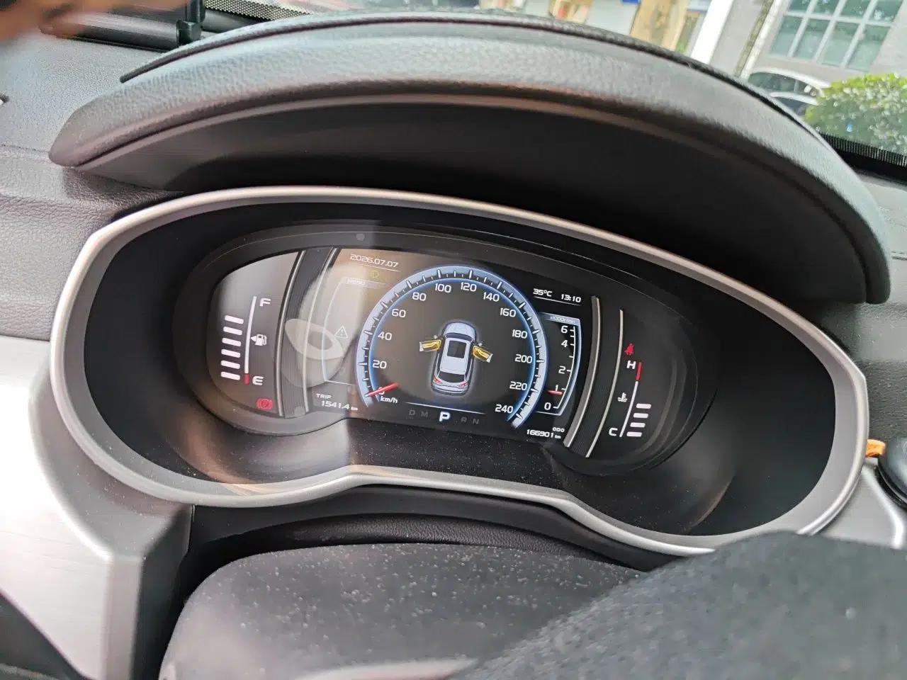 Geely Auto Emgrand X7 Sport 2016 1.8TD Automatic ZhiZun Version — миниатюра 11