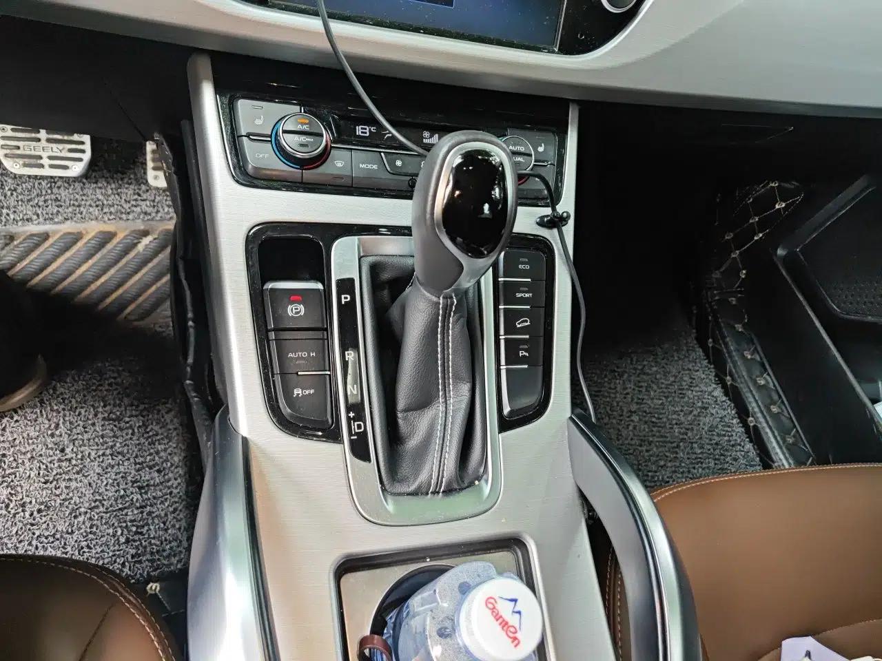 Geely Auto Emgrand X7 Sport 2016 1.8TD Automatic ZhiZun Version — миниатюра 14