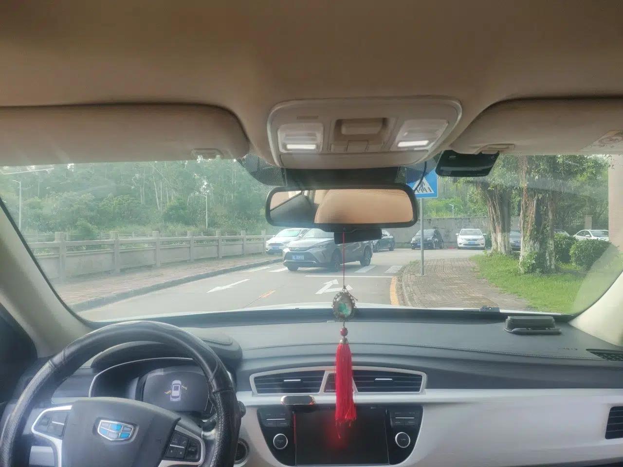 Geely Auto Emgrand X7 Sport 2018 Revised Version 1.8TD Automatic Two-Wheel Drive Smart 4G Connectivity Edition — миниатюра 18
