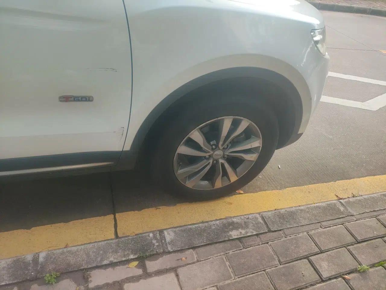Geely Auto Emgrand X7 Sport 2018 Revised Version 1.8TD Automatic Two-Wheel Drive Smart 4G Connectivity Edition — миниатюра 8