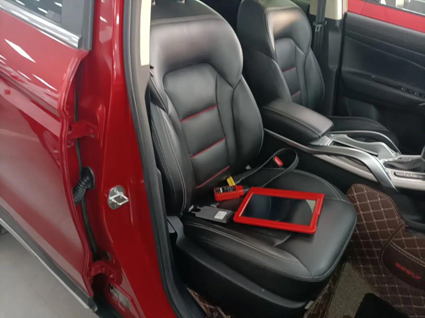 Geely Auto Emgrand X7 Sport 2018 1.8TD Automatic Two-Wheel Drive Smart Connect 4G Internet Edition — миниатюра 19