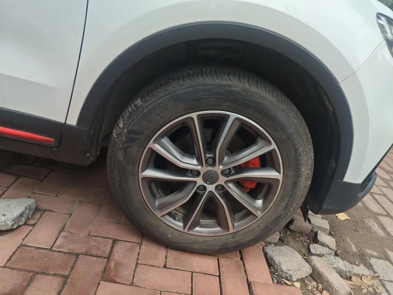 Geely Auto Emgrand X7 Sport 2021 Million Edition 1.8TD DCT Two-Wheel Drive Luxury Model — миниатюра 8
