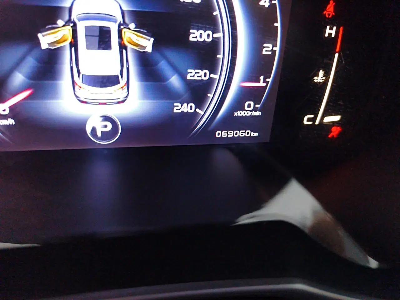 Geely Auto Emgrand X7 Sport 2018 1.8TD Automatic Two-Wheel Drive Smart Connect 4G Internet Edition — миниатюра 12
