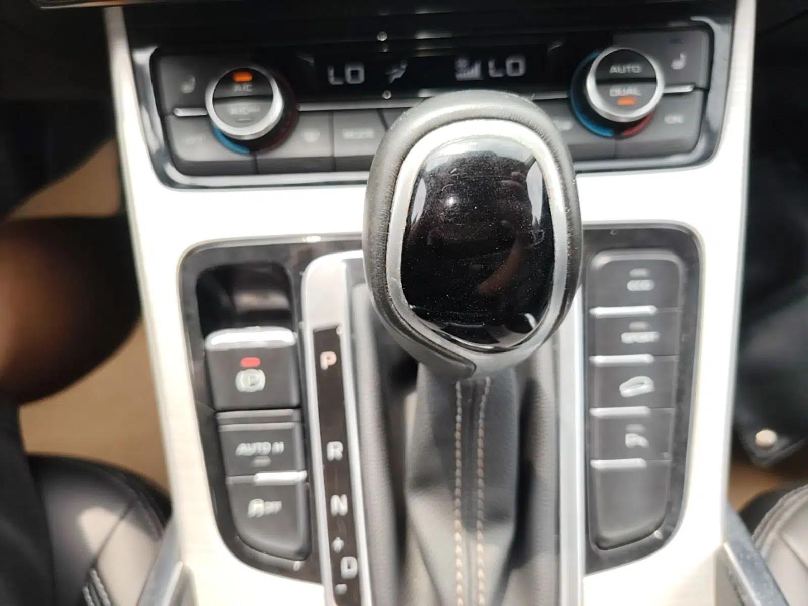 Geely Auto Emgrand X7 Sport 2018 1.8TD Automatic Two-Wheel Drive Smart Connect 4G Internet Edition — миниатюра 21