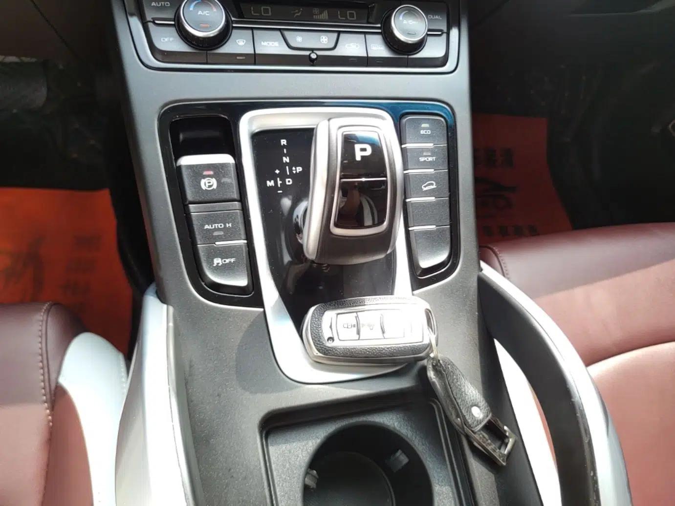 Geely Auto Emgrand X7 Sport 2022 1.8TD DCT Zhiya Trim — миниатюра 16