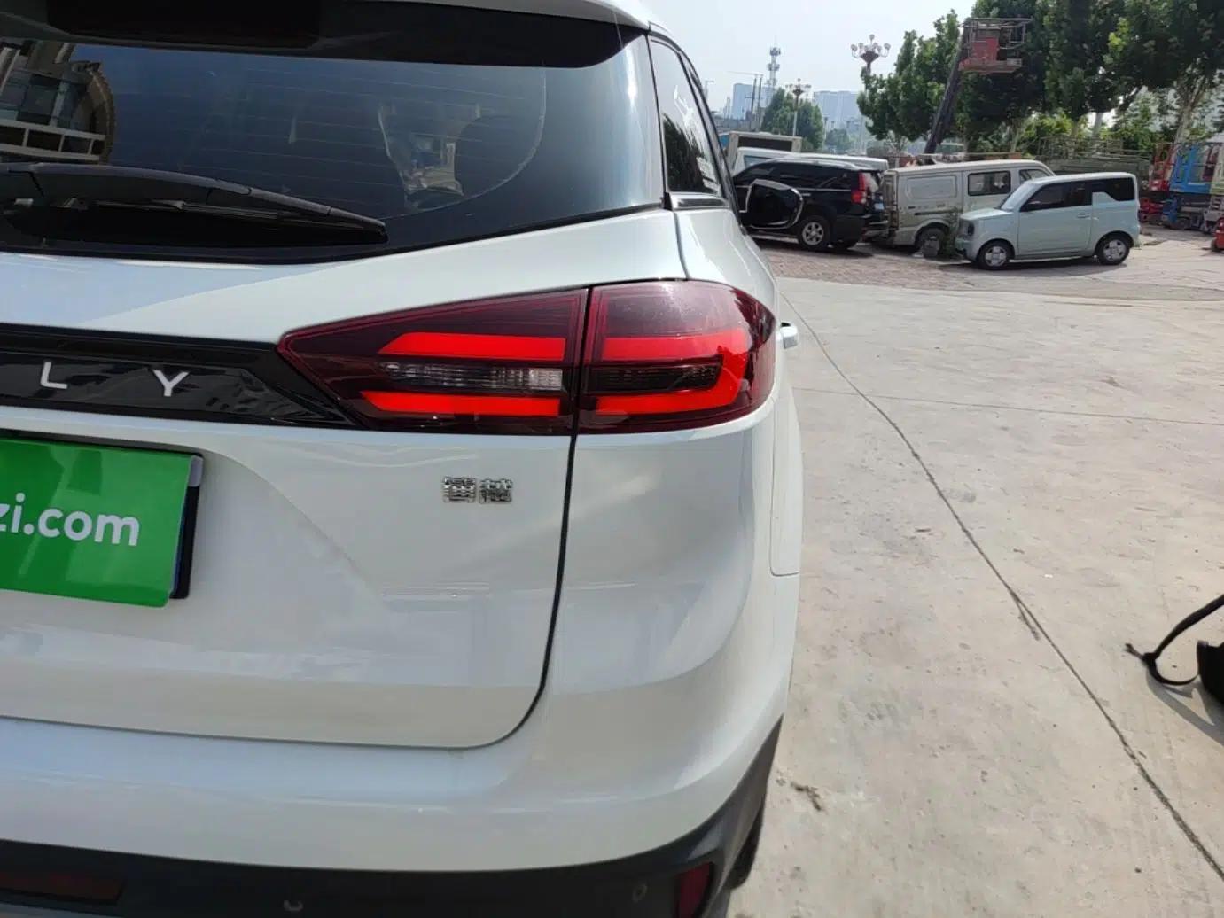 Geely Auto Emgrand X7 Sport 2022 1.8TD DCT Zhiya Trim — миниатюра 9
