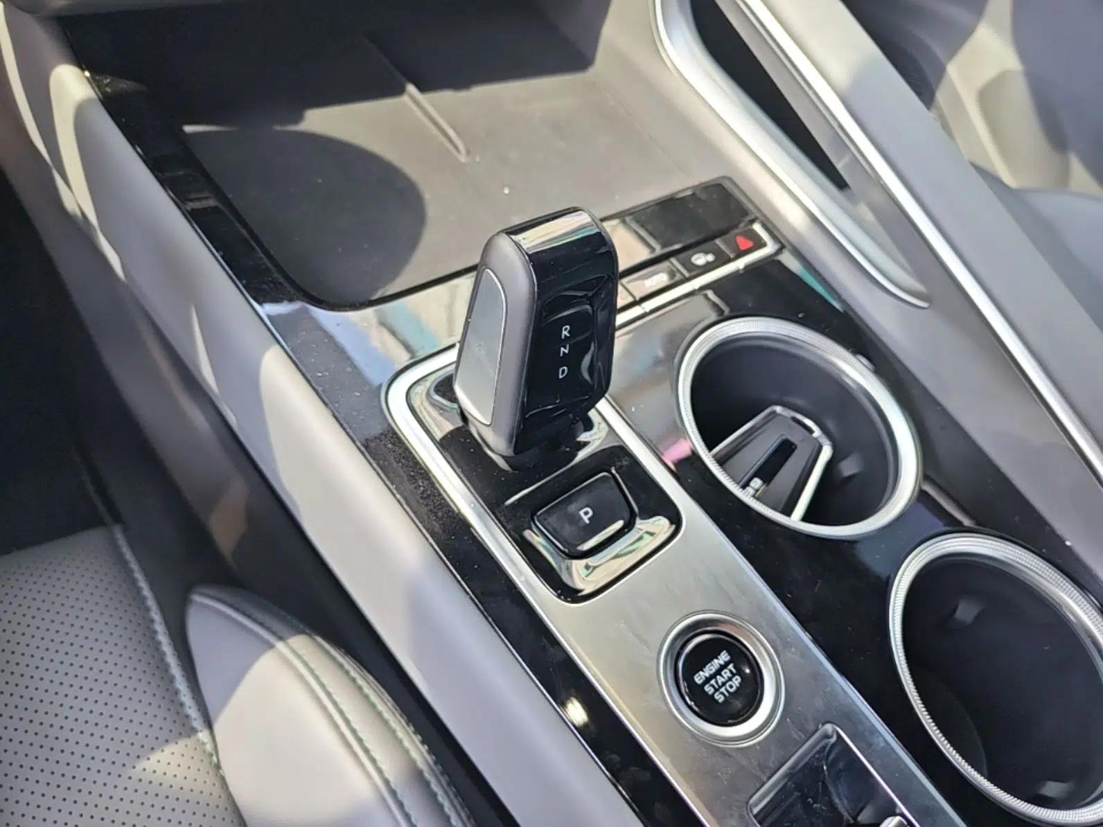 Geely Auto Emgrand X7 Sport 2026 Model 1.5TD Aspirational — миниатюра 16