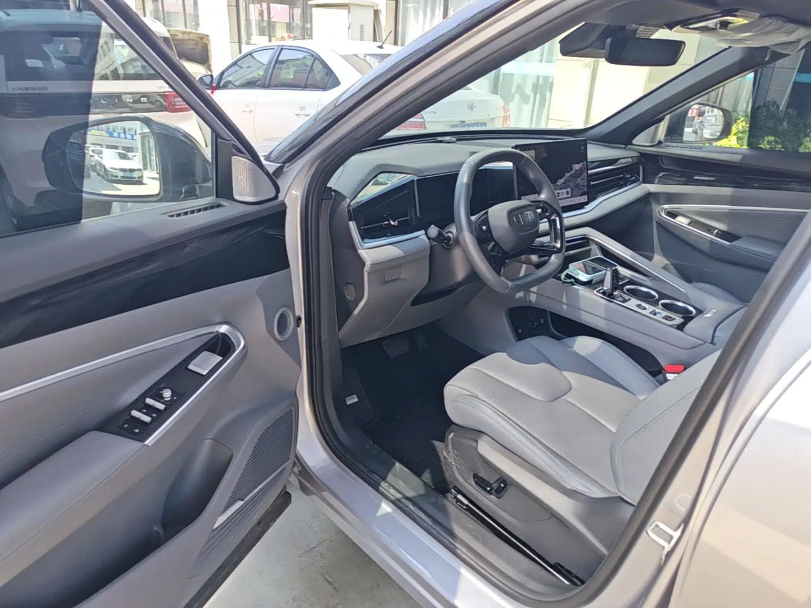 Geely Auto Emgrand X7 Sport 2026 Model 1.5TD Aspirational — миниатюра 18