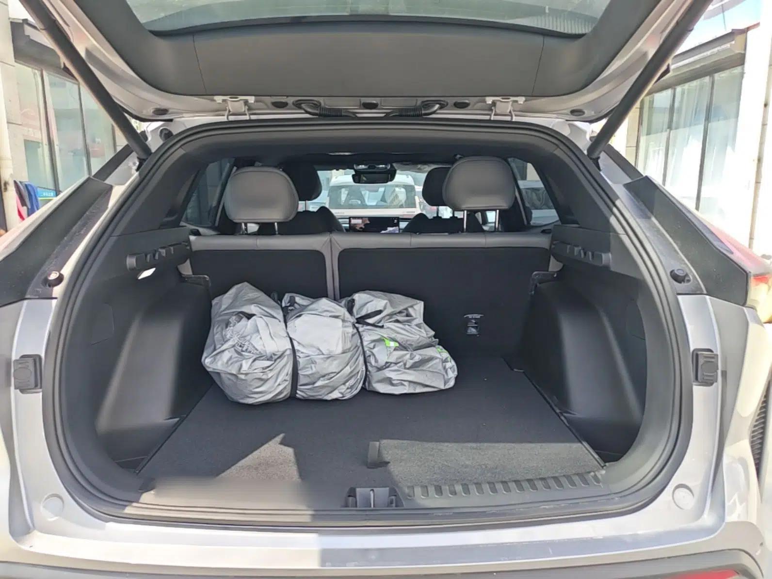 Geely Auto Emgrand X7 Sport 2026 Model 1.5TD Aspirational — миниатюра 22