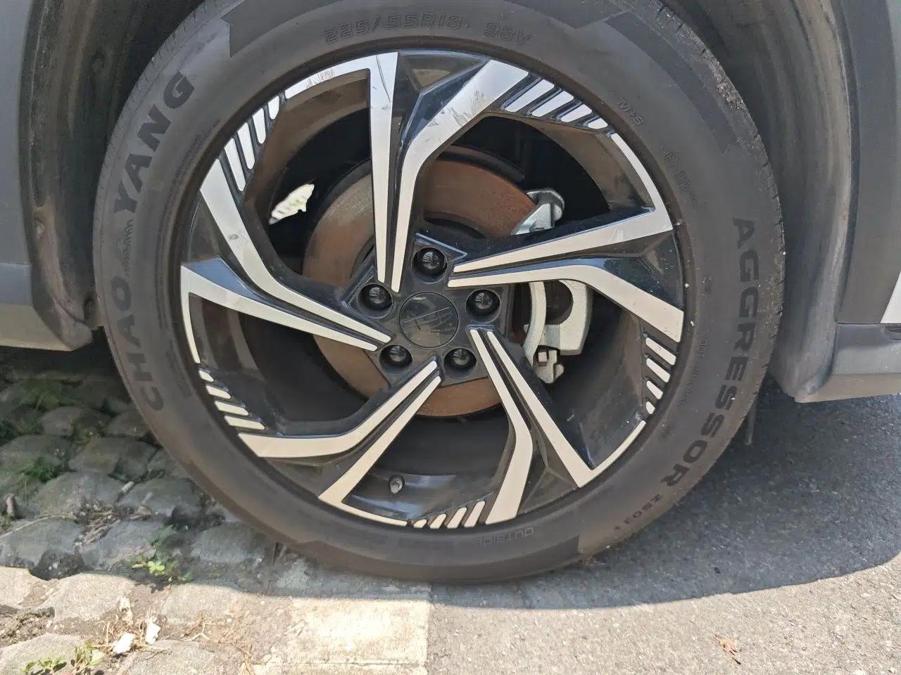 Geely Auto Emgrand X7 Sport 2024 1.5TD Smart Connect+ — миниатюра 8