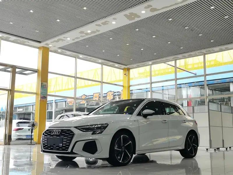 Audi A3 2022 Sportback 35 TFSI Fashion Sport — миниатюра 1