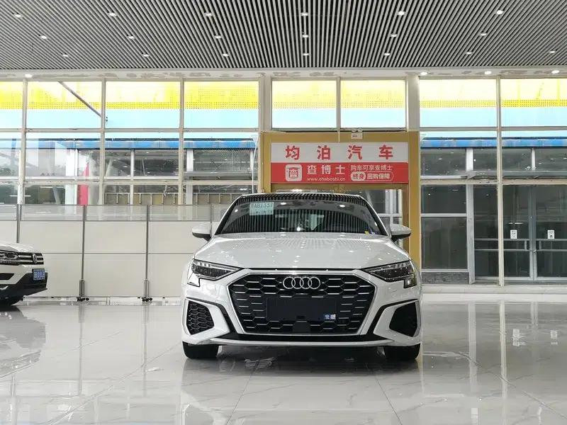 Audi A3 2022 Sportback 35 TFSI Fashion Sport — миниатюра 2
