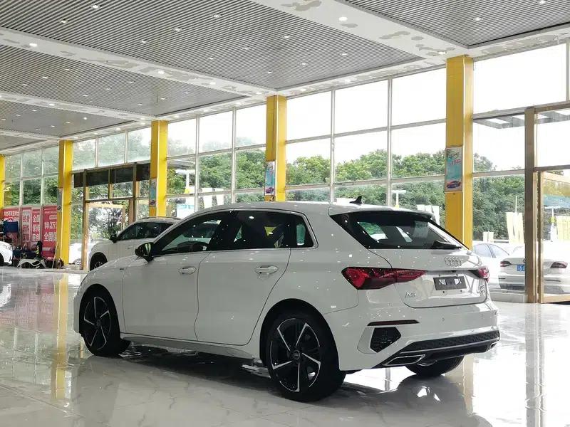 Audi A3 2022 Sportback 35 TFSI Fashion Sport — миниатюра 4