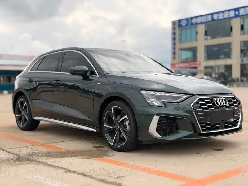 Audi A3 2022 Sportback 35 TFSI Fashion Sport — миниатюра 3