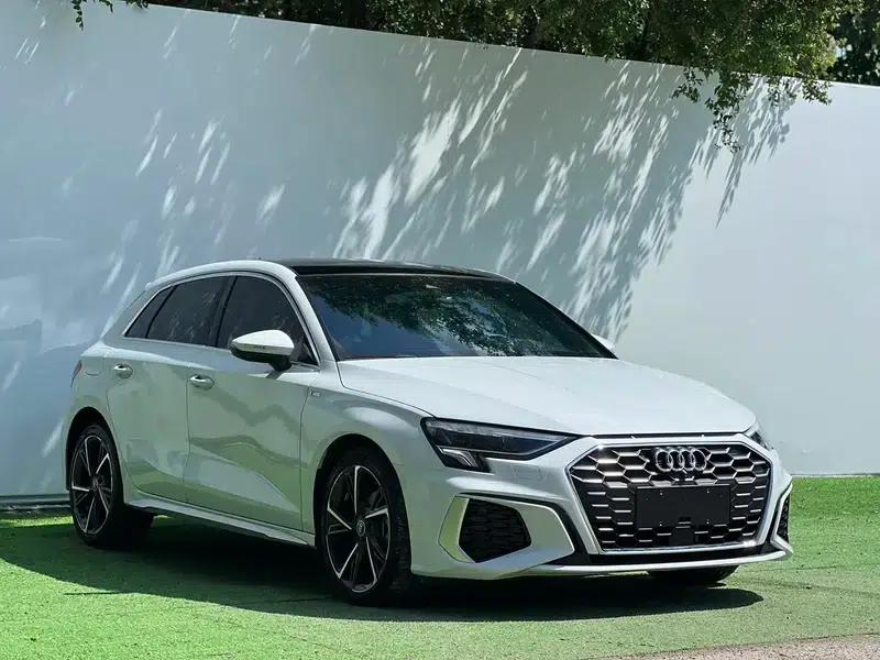 Audi A3 2023 Facelift Sportback 35 TFSI Fashion Sporty Model — миниатюра 3