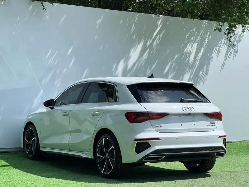 Audi A3 2023 Facelift Sportback 35 TFSI Fashion Sporty Model — миниатюра 4