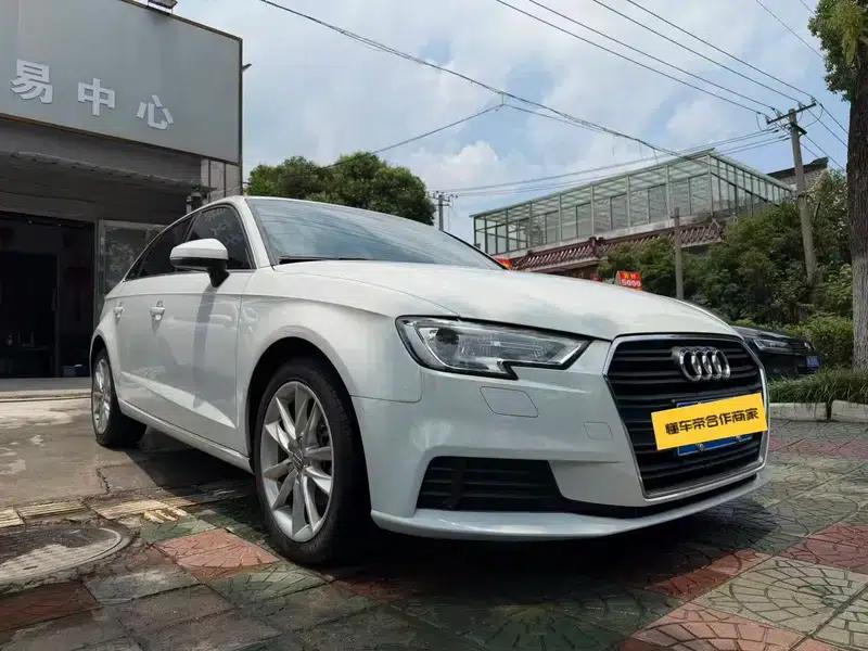 Audi A3 2018 30th Anniversary Edition Sportback 35 TFSI Progressive — миниатюра 3