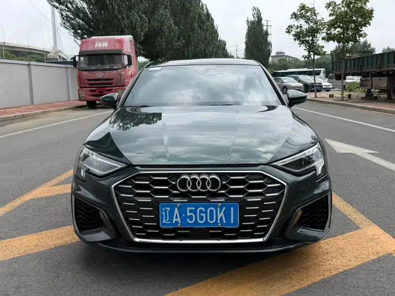 2023 Audi A3 A3L Limousine 35 TFSI Fashion Sport — миниатюра 2