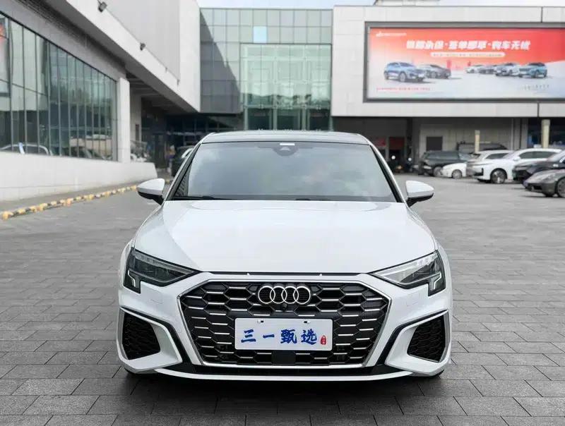 Audi A3 2023 Facelift Sportback 35 TFSI Fashion Sporty Model — миниатюра 2