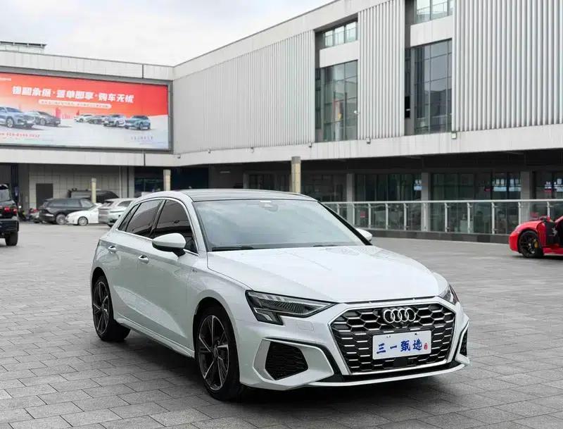 Audi A3 2023 Facelift Sportback 35 TFSI Fashion Sporty Model — миниатюра 3