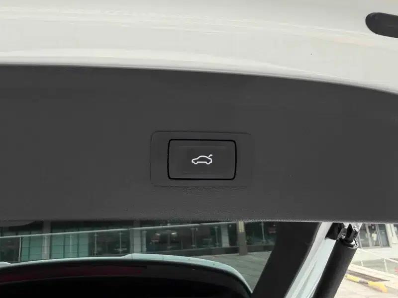 Audi A3 2023 Facelift Sportback 35 TFSI Fashion Sporty Model — миниатюра 10