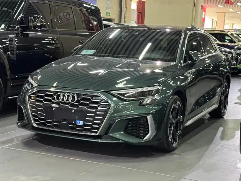Audi A3 2024 Sportback 35 TFSI Luxury Sport — миниатюра 1