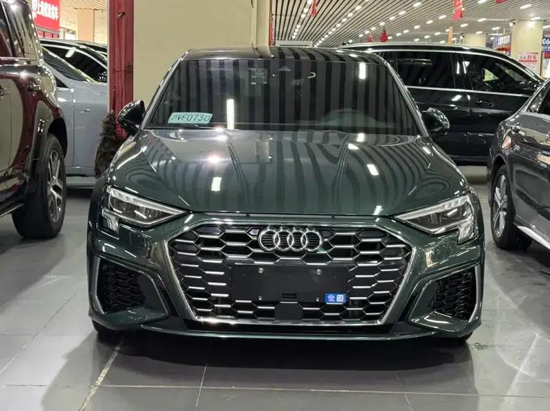 Audi A3 2024 Sportback 35 TFSI Luxury Sport — миниатюра 2