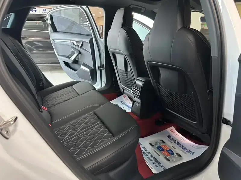 Audi A3 2025 A3L Limousine 35 TFSI Flying Spur Luxury Edition — миниатюра 11