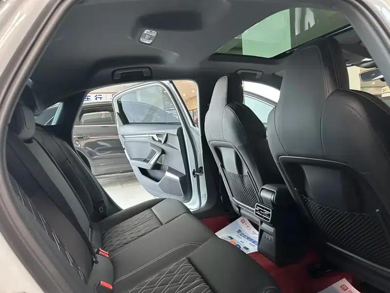 Audi A3 2025 A3L Limousine 35 TFSI Flying Spur Luxury Edition — миниатюра 12
