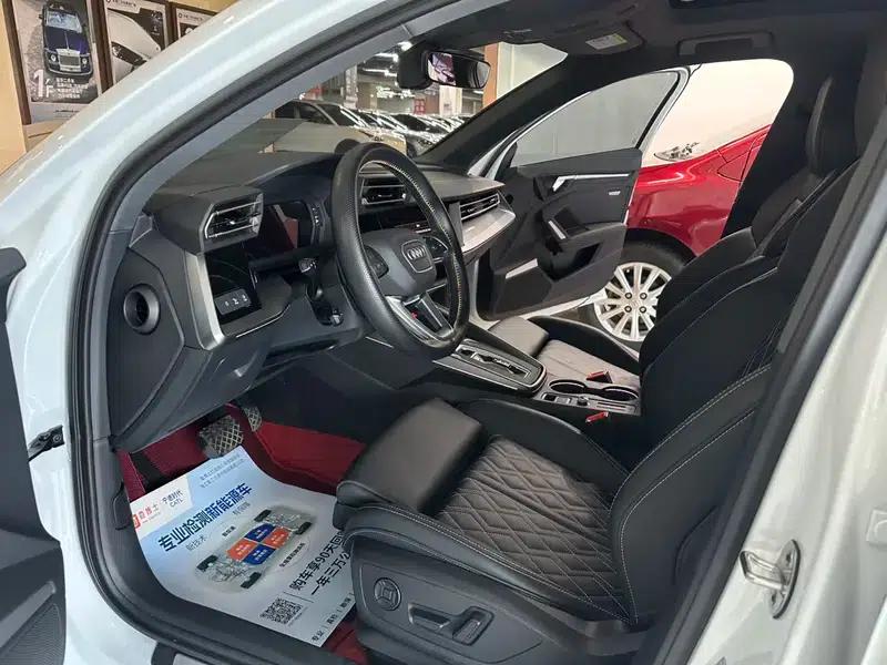 Audi A3 2025 A3L Limousine 35 TFSI Flying Spur Luxury Edition — миниатюра 9