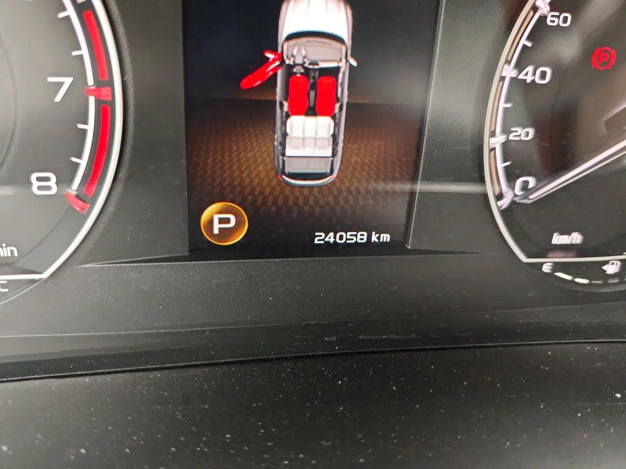 Geely Auto Coolray 2021 1.4T DCT Diamond Edition — миниатюра 11