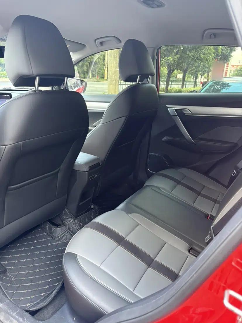 Geely Auto Coolray 2023 1.5T DCT Platinum Edition — миниатюра 14