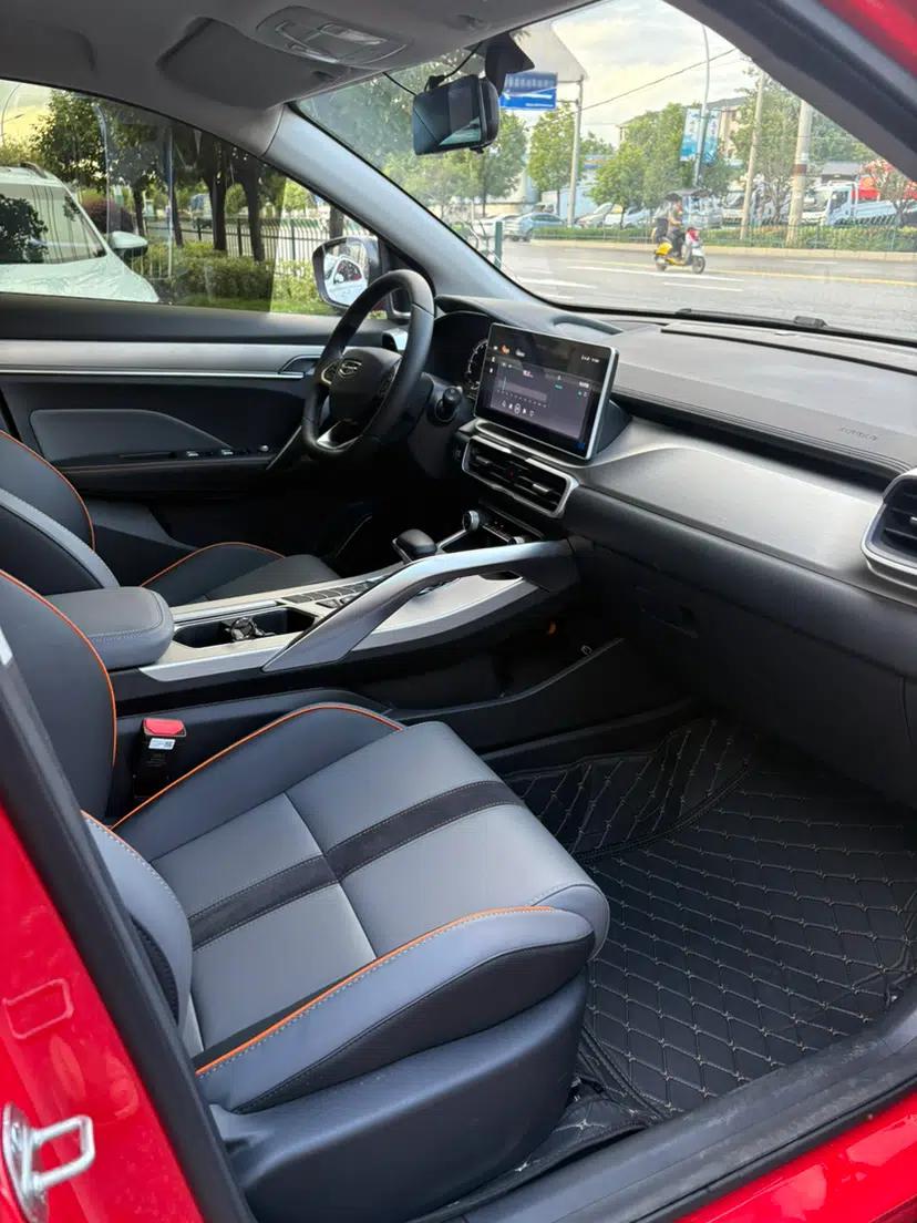 Geely Auto Coolray 2023 1.5T DCT Platinum Edition — миниатюра 15