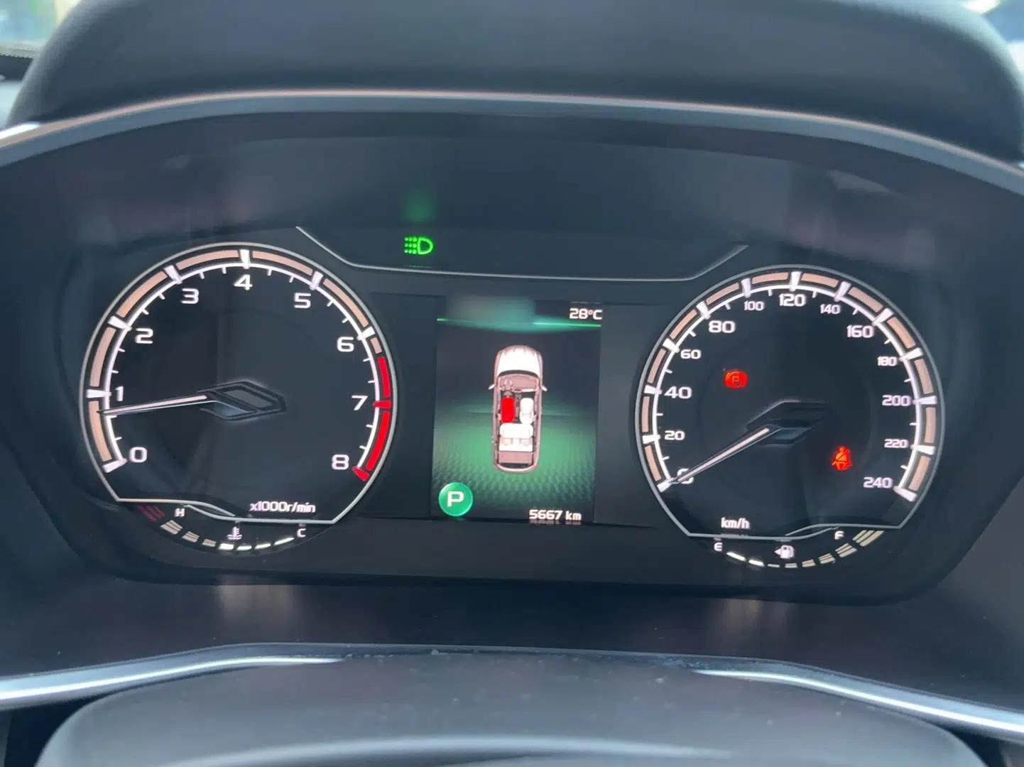 Geely Auto Coolray 2023 1.5T DCT Platinum Edition — миниатюра 8