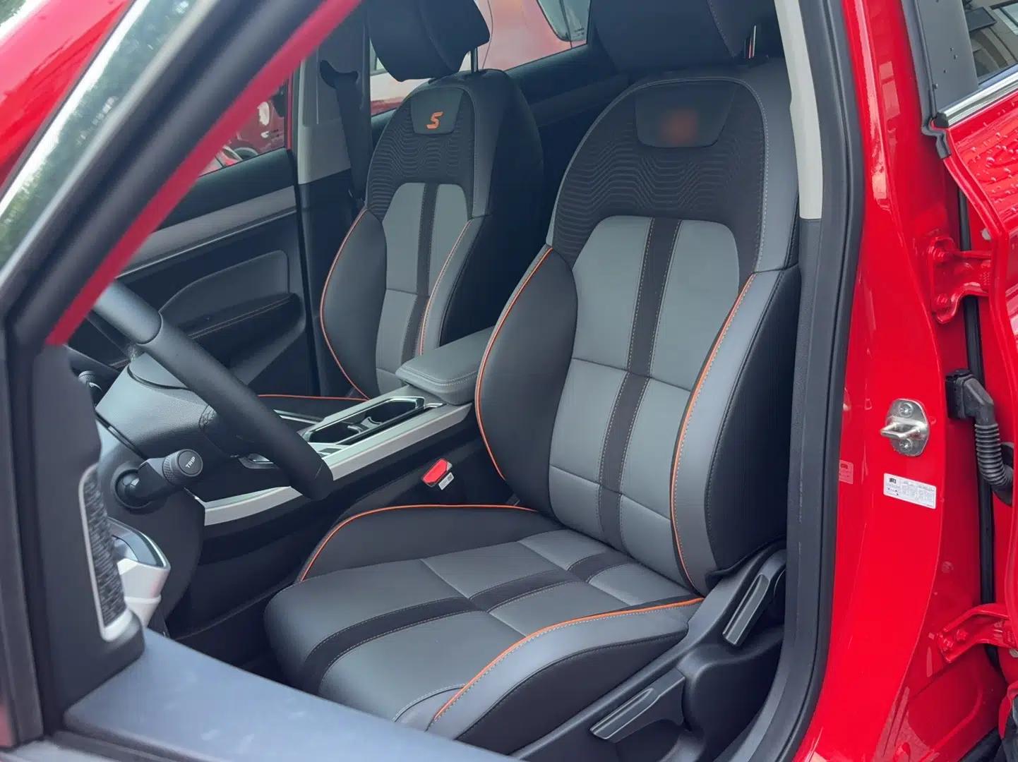 Geely Auto Coolray 2023 1.5T DCT Platinum Edition — миниатюра 10