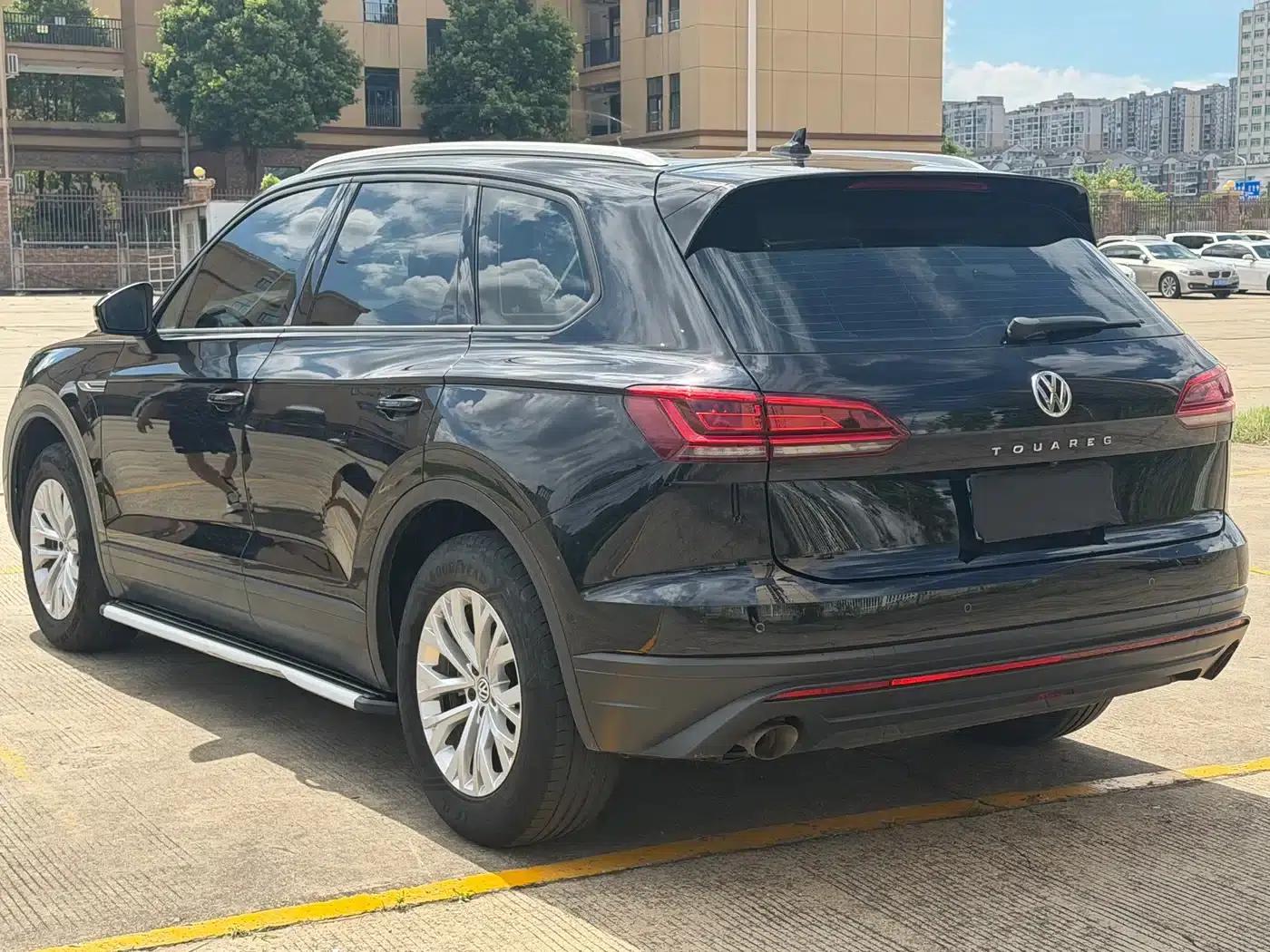Touareg 2021 2.0TSI Navigator Special Edition — миниатюра 4