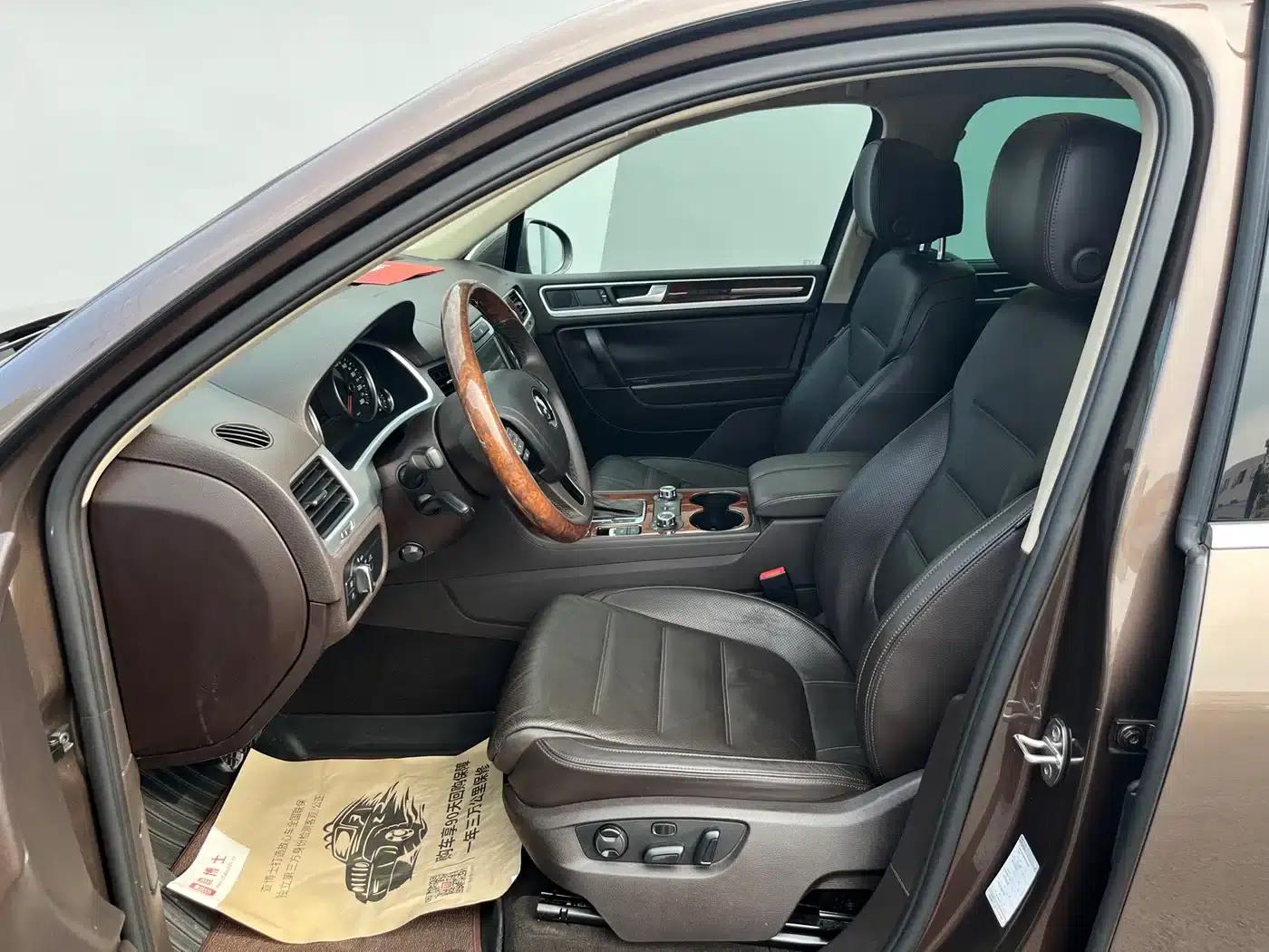 2011 Volkswagen Touareg 3.0TSI High-Spec Model — миниатюра 5