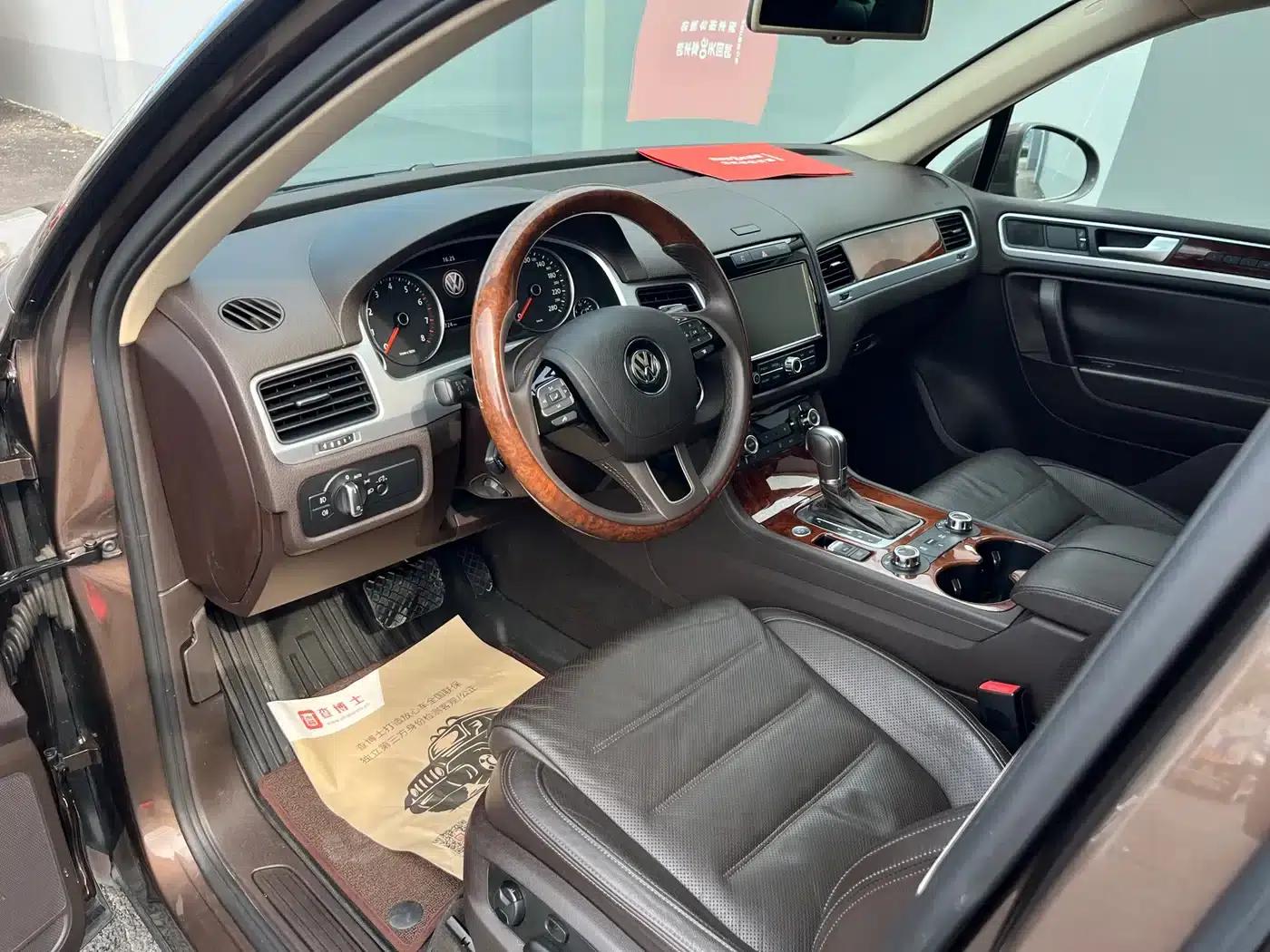 2011 Volkswagen Touareg 3.0TSI High-Spec Model — миниатюра 6