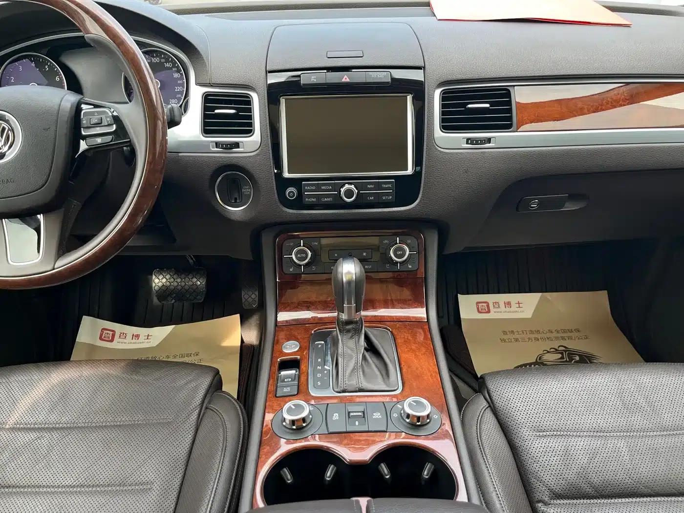 2011 Volkswagen Touareg 3.0TSI High-Spec Model — миниатюра 10