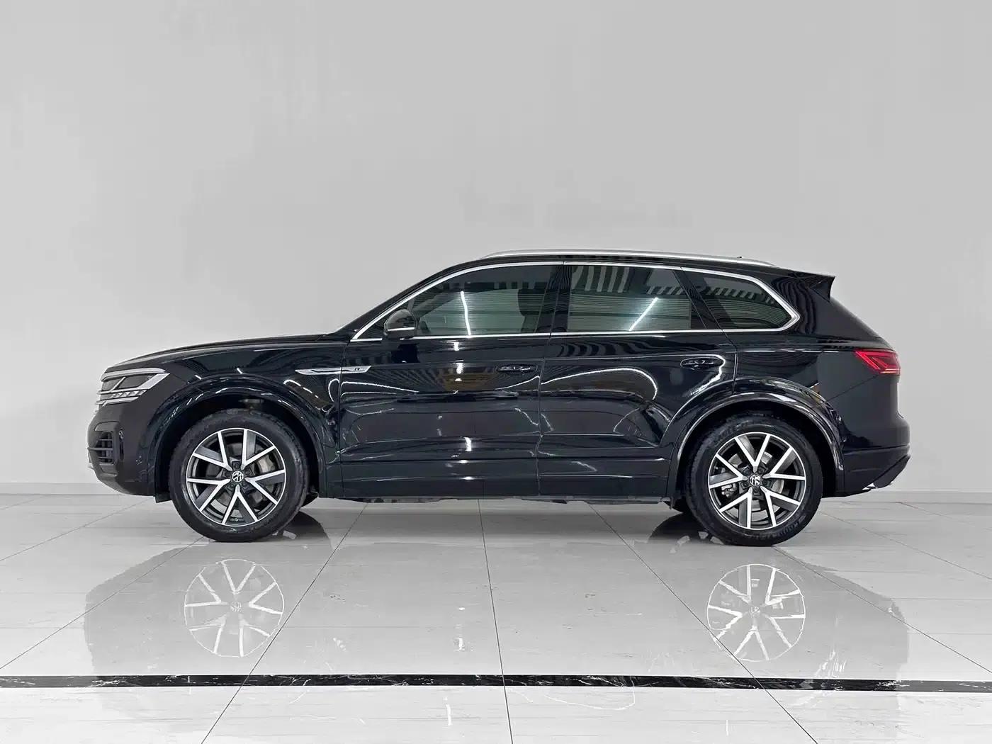 Touareg 2021 3.0TSI R-Line Classic Sport Package — миниатюра 7
