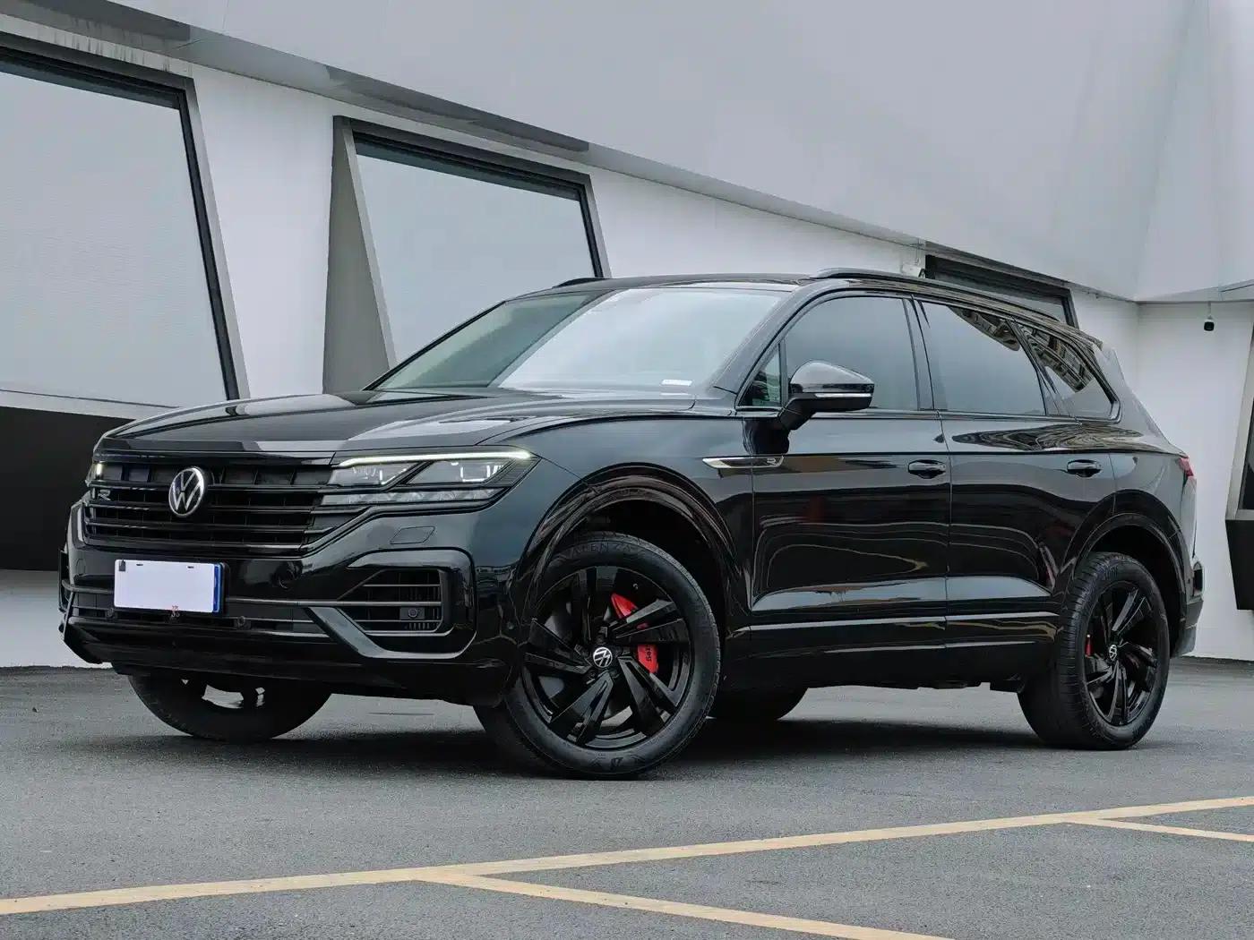 2023 Volkswagen Touareg 3.0TSI R-Line, Obsidian Black Sport Package — миниатюра 1