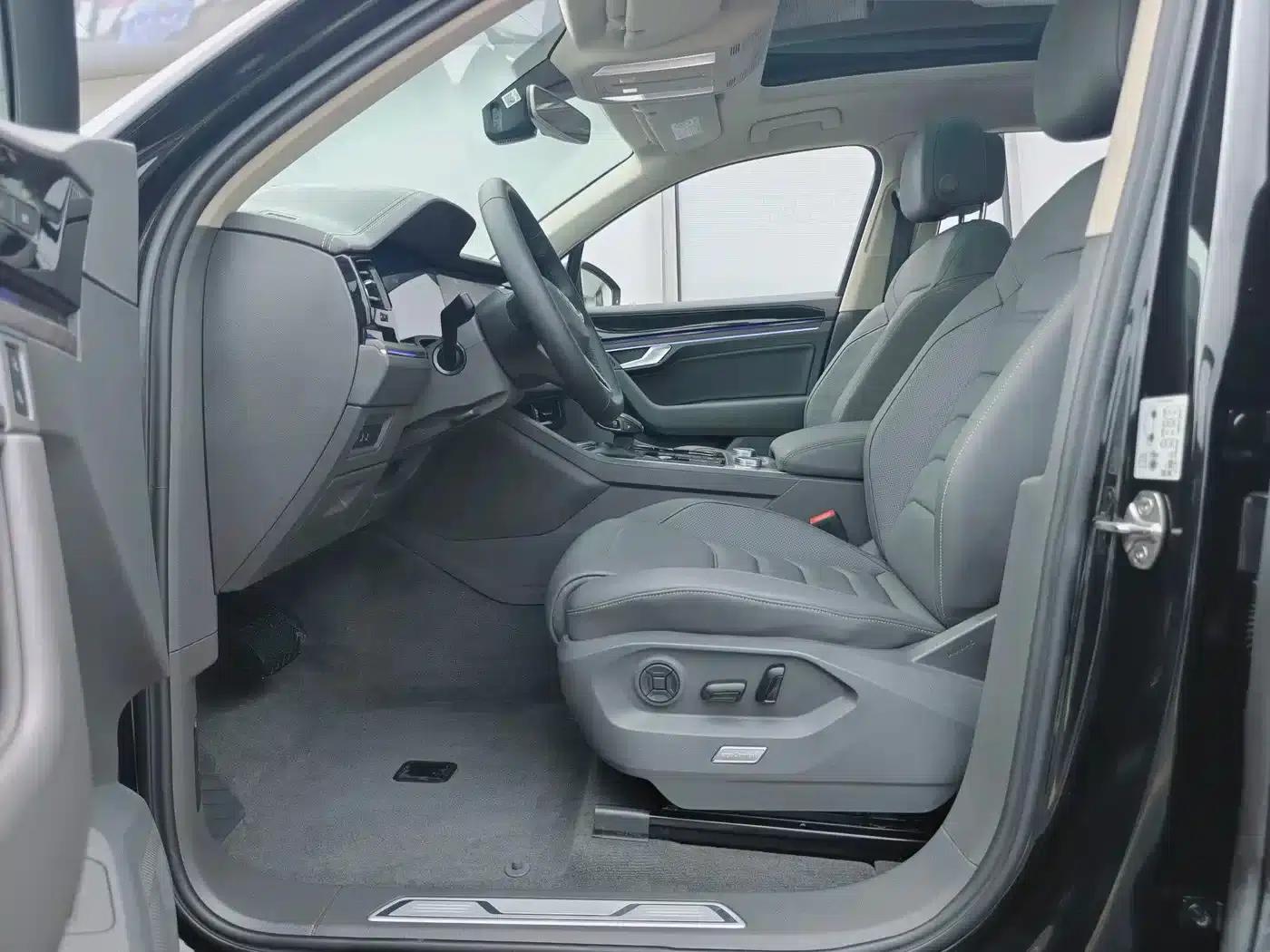 2023 Volkswagen Touareg 3.0TSI R-Line, Obsidian Black Sport Package — миниатюра 11