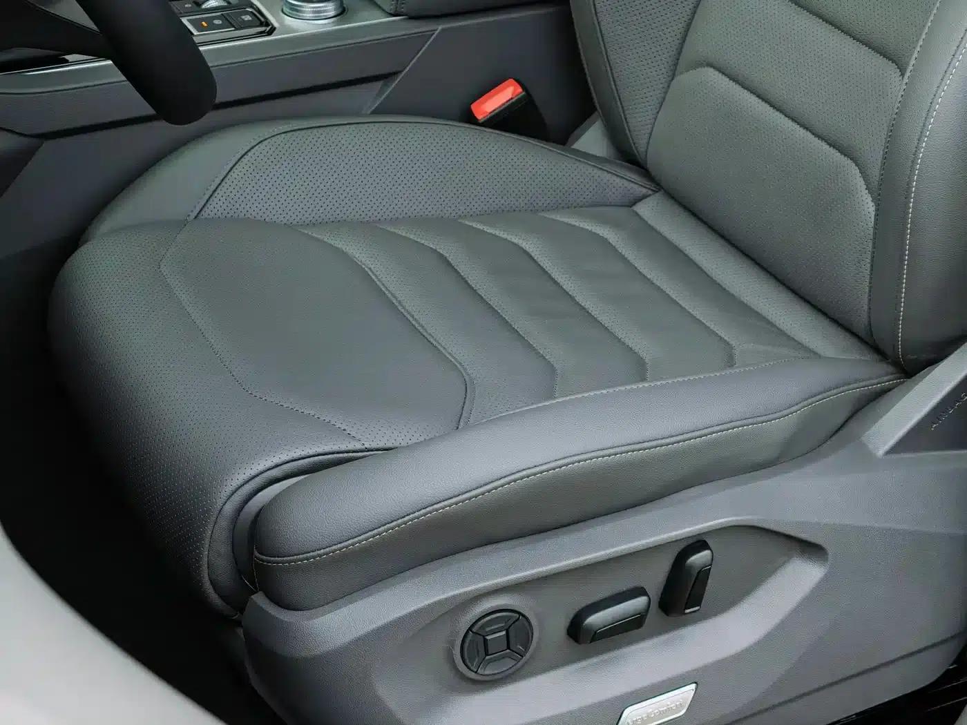 2023 Volkswagen Touareg 3.0TSI R-Line, Obsidian Black Sport Package — миниатюра 14